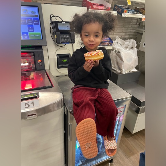 Meet your Posher, Faviola - Picture 10 of 11